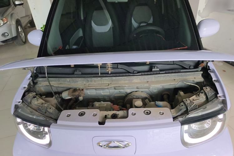 Used Chery QQ Ice Cream 2022 120km Conical Shape Lithium Iron Phosphate Engine Bay