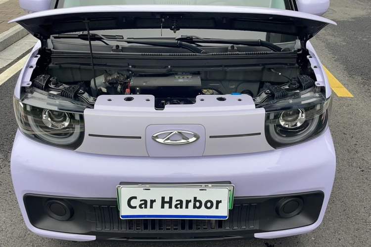 Used Chery QQ Ice Cream 2022 170km Sundae Phosphate Lithium-Ion Engine Bay