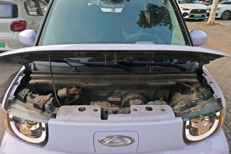Used Chery QQ Ice Cream 2022 170km Sundae Phosphate Lithium-Ion Engine Bay