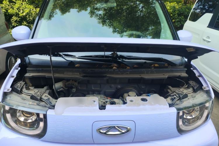 Used Chery QQ Ice Cream 2022 170km Sundae Phosphate Lithium-Ion Engine Bay