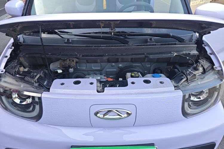 Used Chery QQ Ice Cream 2022 170km Sundae Phosphate Lithium-Ion Engine Bay