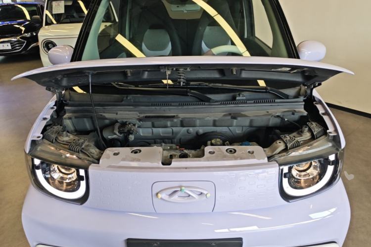Used Chery QQ Ice Cream 2022 170km Sundae Phosphate Lithium-Ion Engine Bay