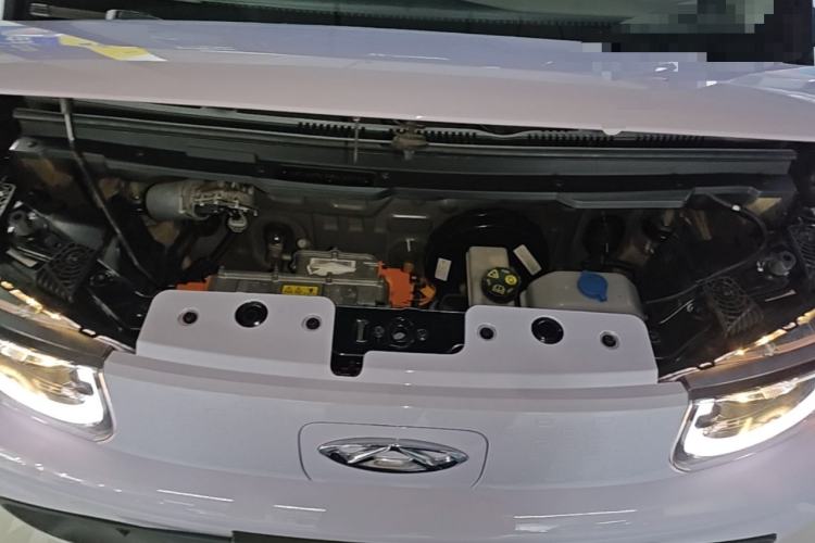 Used Chery QQ Ice Cream 2022 170km Sundae Phosphate Lithium-Ion Engine Bay