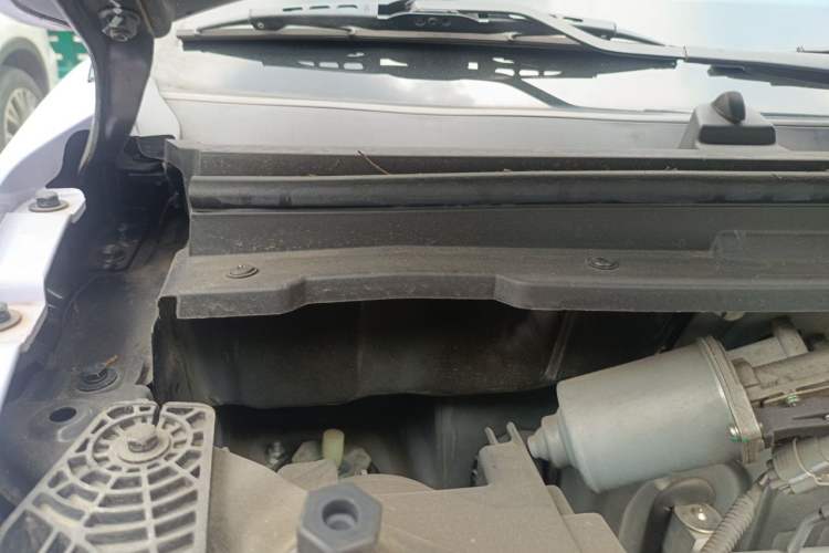 Used Chery QQ Ice Cream 2022 170km Sundae Phosphate Lithium-Ion Engine Bay Right
