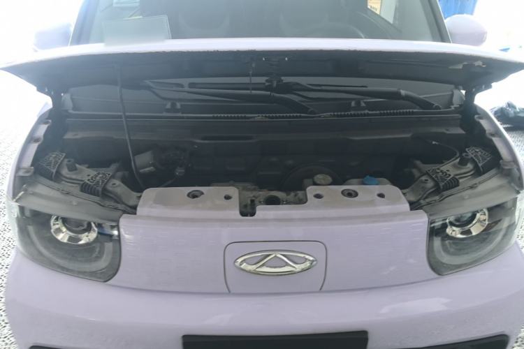 Used Chery QQ Ice Cream 2022 170km Sundae Phosphate Lithium-Ion Engine Bay