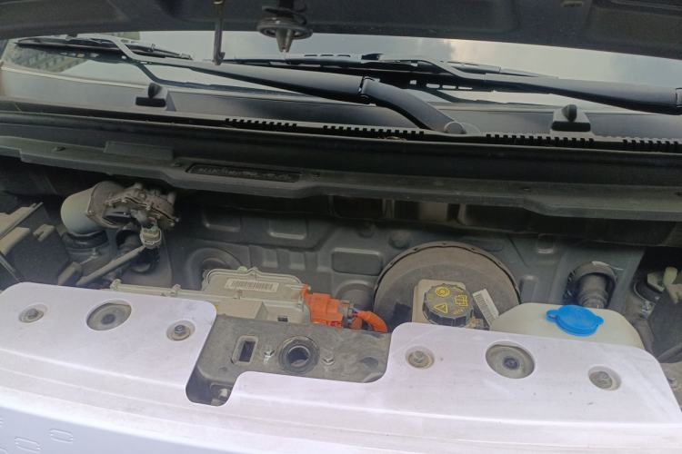 Used Chery QQ Ice Cream 2022 170km Sundae Phosphate Lithium-Ion Engine Bay