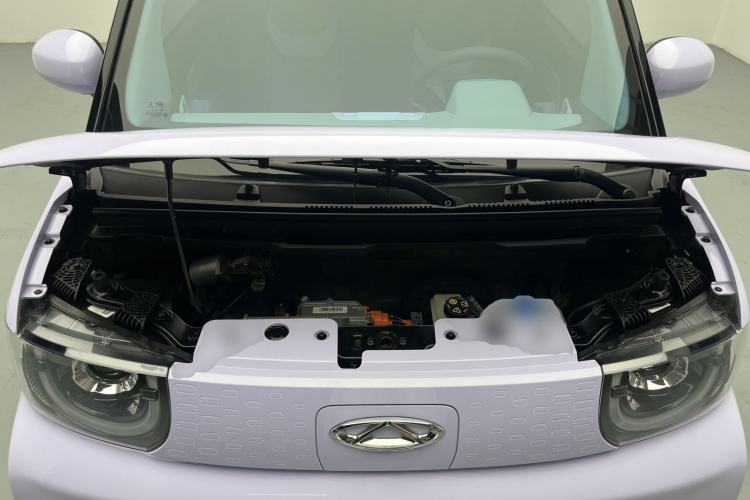 Used Chery QQ Ice Cream 2022 170km Sundae Phosphate Lithium-Ion Engine Bay