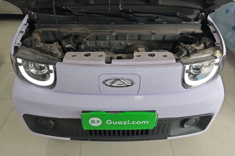 Used Chery QQ Ice Cream 2022 170km Sundae Phosphate Lithium-Ion Engine Bay