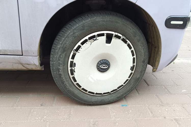 Used Chery QQ Ice Cream 2022 170km Sundae Phosphate Lithium-Ion Exterior 1