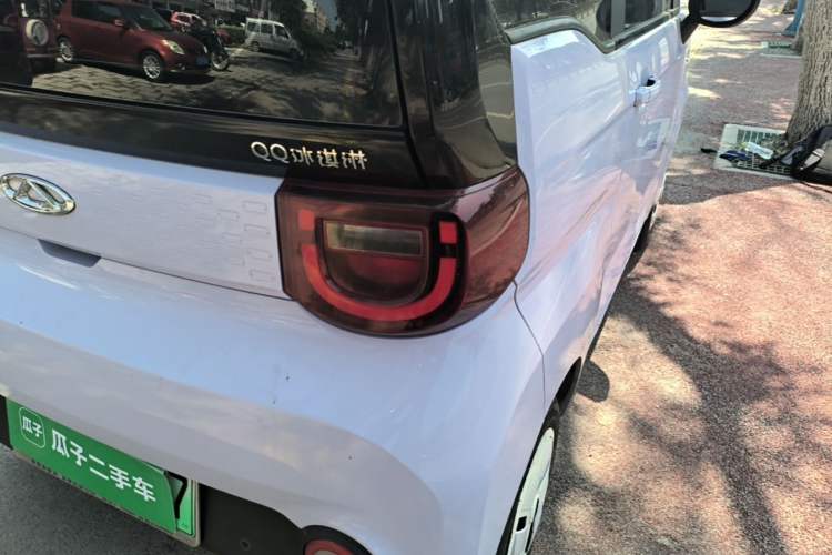 Used Chery QQ Ice Cream 2022 170km Sundae Phosphate Lithium-Ion Exterior 3