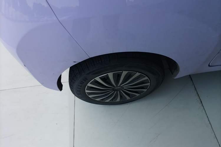 Used Chery QQ Ice Cream 2022 120km Conical Shape Lithium Iron Phosphate Exterior 5