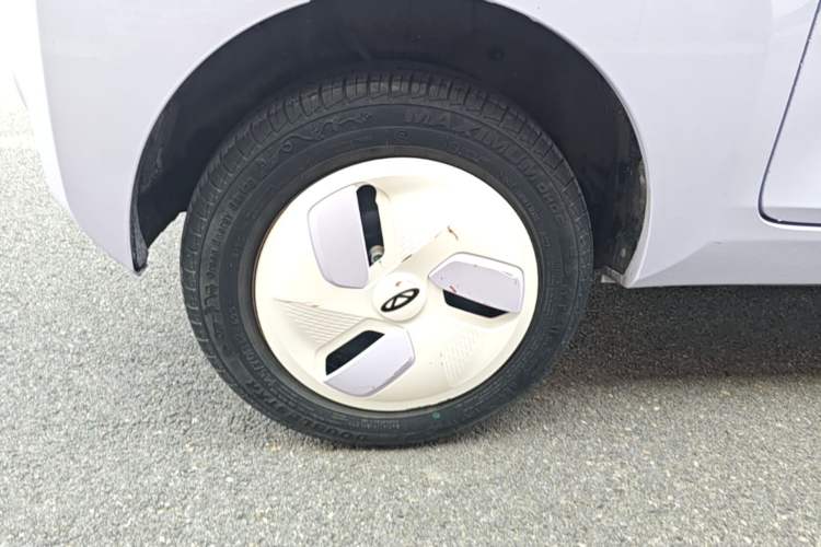 Used Chery QQ Ice Cream 2022 170km Sundae Phosphate Lithium-Ion Exterior 5