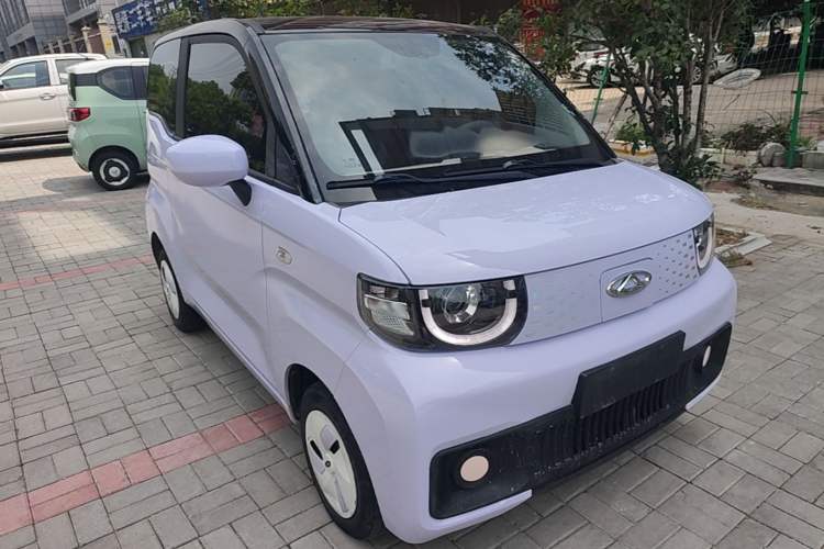 Used Chery QQ Ice Cream 2022 170km Sundae Phosphate Lithium-Ion Front Right 45 Deg