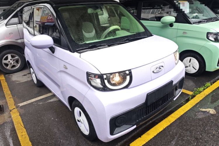 Used Chery QQ Ice Cream 2022 170km Sundae Phosphate Lithium-Ion Front Right 45 Deg