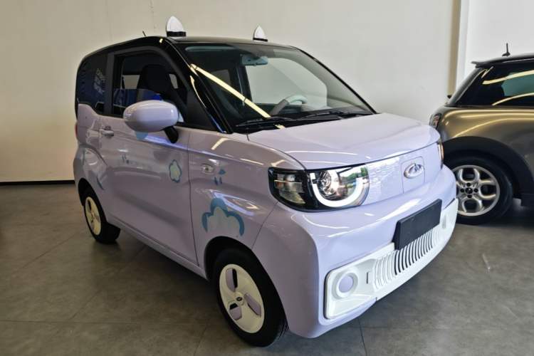 Used Chery QQ Ice Cream 2022 170km Sundae Phosphate Lithium-Ion Front Right 45 Deg
