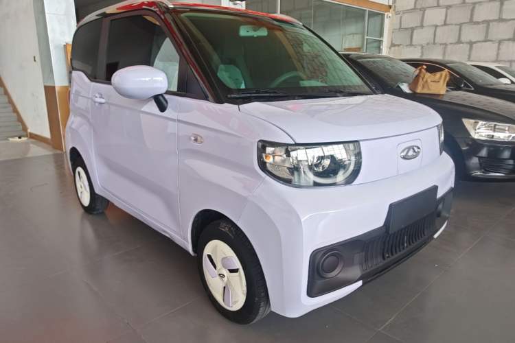 Used Chery QQ Ice Cream 2022 170km Sundae Phosphate Lithium-Ion Front Right 45 Deg