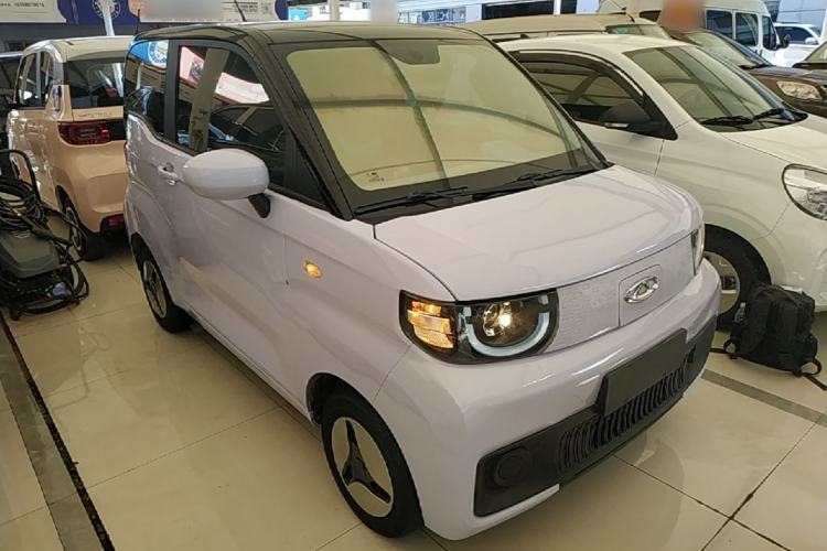 Used Chery QQ Ice Cream 2022 170km Sundae Phosphate Lithium-Ion Front Right 45 Deg