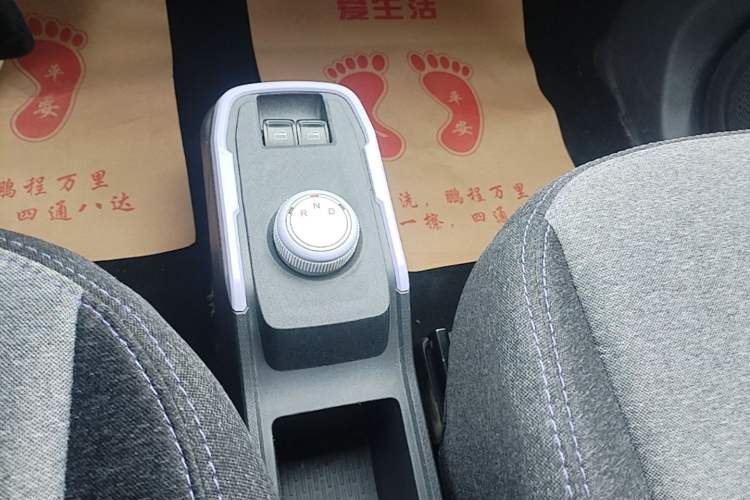 Used Chery QQ Ice Cream 2022 120km Conical Shape Lithium Iron Phosphate Gear Lever