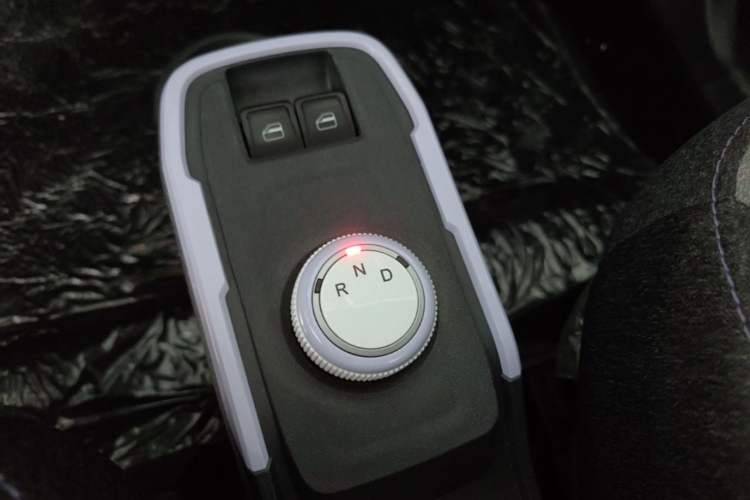Used Chery QQ Ice Cream 2022 120km Conical Shape Lithium Iron Phosphate Gear Lever
