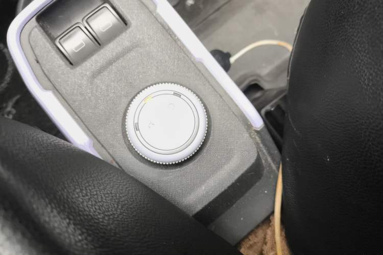 Used Chery QQ Ice Cream 2022 170km Sundae Phosphate Lithium-Ion Gear Lever