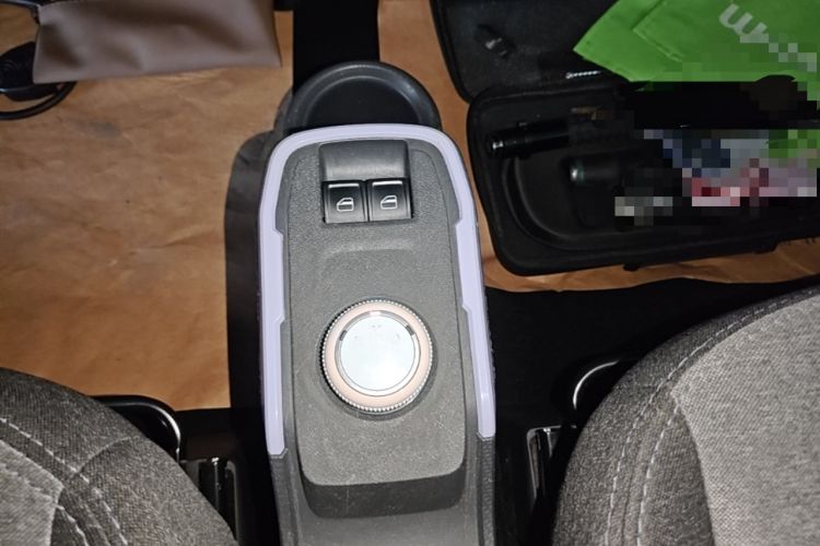 Used Chery QQ Ice Cream 2022 170km Sundae Phosphate Lithium-Ion Gear Lever