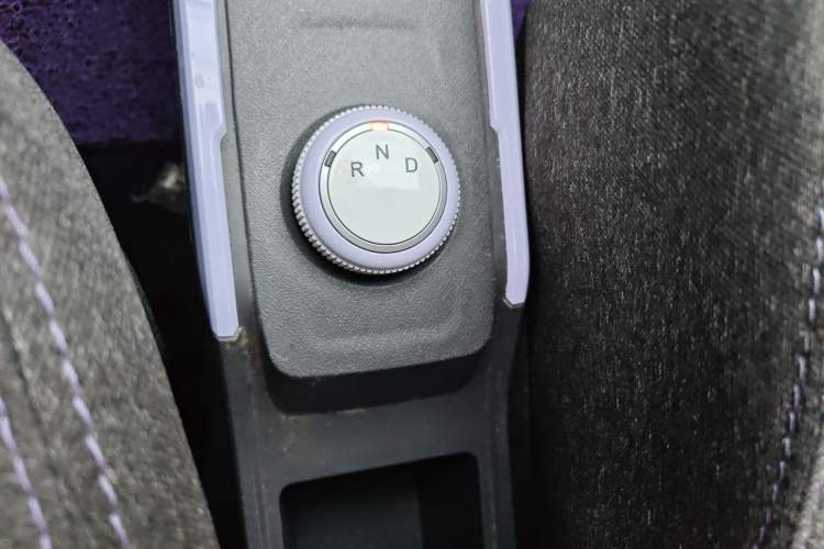 Used Chery QQ Ice Cream 2022 120km Conical Shape Lithium Iron Phosphate Gear Lever