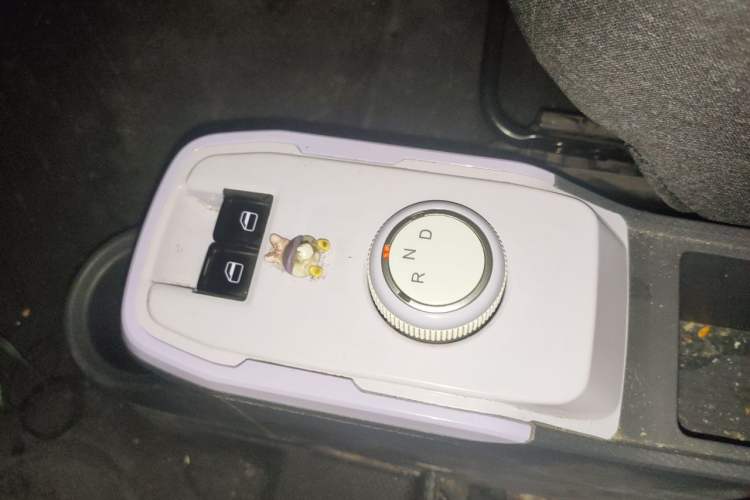 Used Chery QQ Ice Cream 2022 170km Sundae Phosphate Lithium-Ion Gear Lever