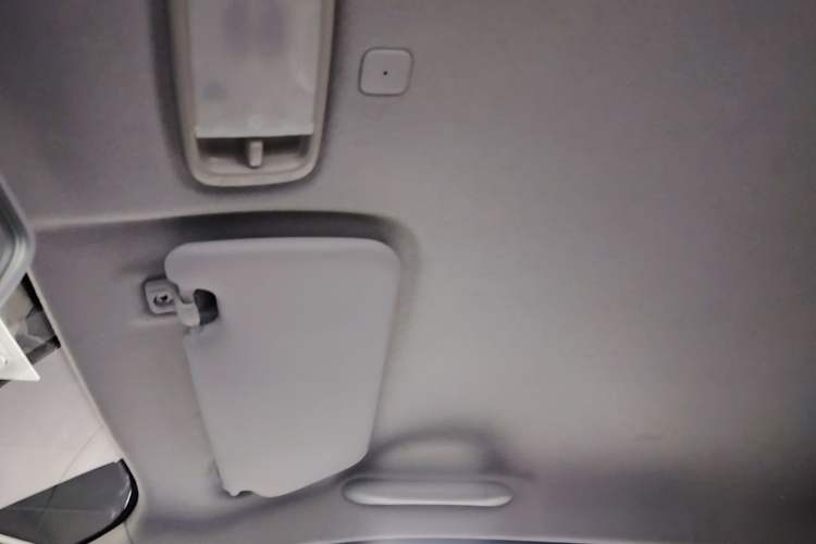 Used Chery QQ Ice Cream 2022 170km Sundae Phosphate Lithium-Ion Headliner