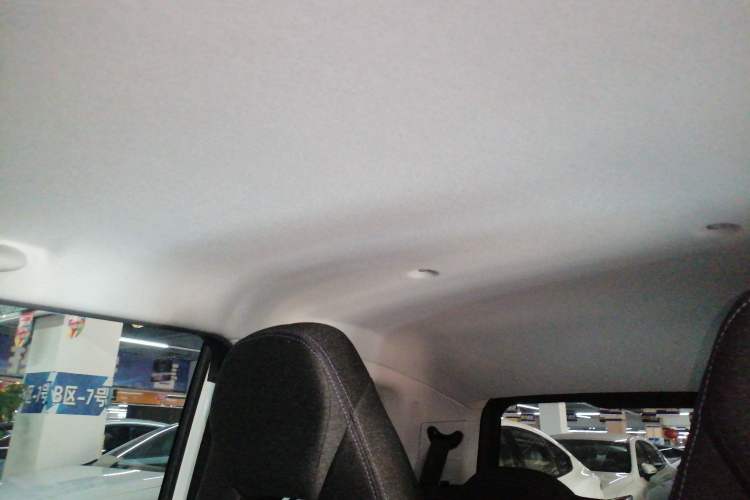 Used Chery QQ Ice Cream 2022 170km Sundae Phosphate Lithium-Ion Headliner