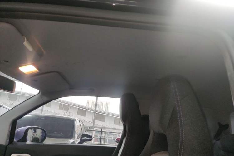 Used Chery QQ Ice Cream 2022 170km Sundae Phosphate Lithium-Ion Headliner