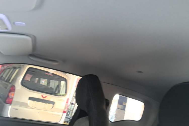 Used Chery QQ Ice Cream 2022 170km Sundae Phosphate Lithium-Ion Headliner