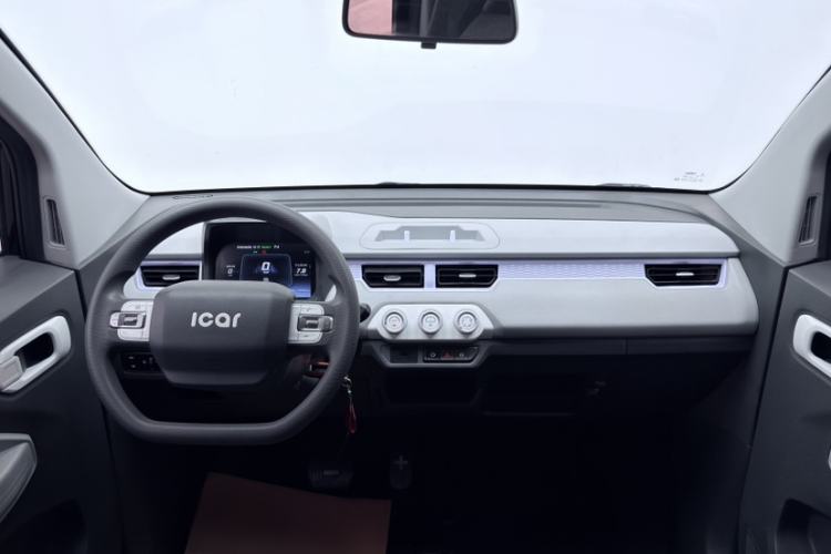 Used Chery QQ Ice Cream 2022 170km Sundae Phosphate Lithium-Ion Interior 1