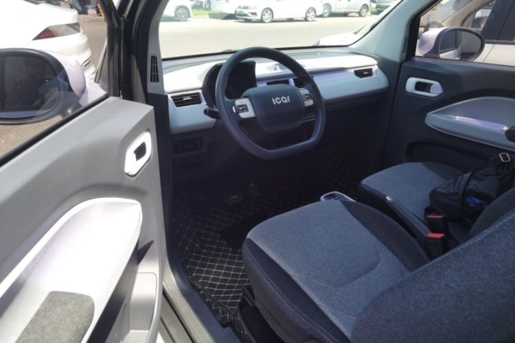 Used Chery QQ Ice Cream 2022 170km Sundae Phosphate Lithium-Ion Interior 3