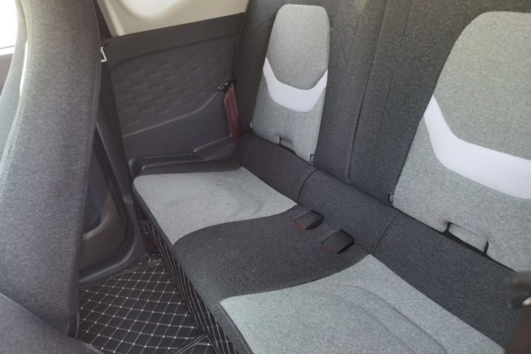 Used Chery QQ Ice Cream 2022 170km Sundae Phosphate Lithium-Ion Interior 4