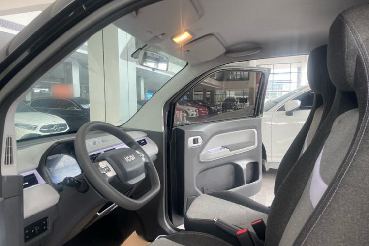 Used Chery QQ Ice Cream 2022 170km Sundae Phosphate Lithium-Ion Interior 4