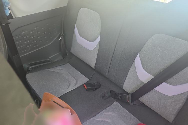 Used Chery QQ Ice Cream 2022 170km Sundae Phosphate Lithium-Ion Interior 4