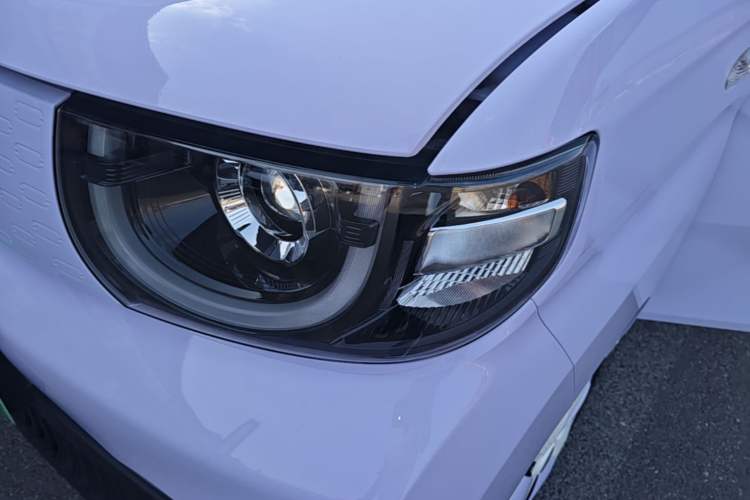 Used Chery QQ Ice Cream 2022 170km Sundae Phosphate Lithium-Ion Left Front Headlight