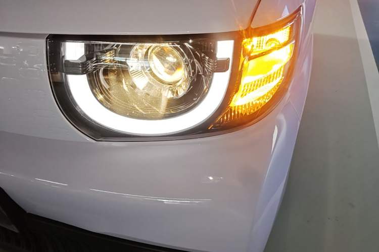 Used Chery QQ Ice Cream 2022 170km Sundae Phosphate Lithium-Ion Left Front Headlight