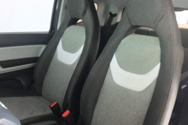 Used Chery QQ Ice Cream 2022 170km Sundae Phosphate Lithium-Ion Left Front Seat