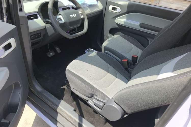 Used Chery QQ Ice Cream 2022 170km Sundae Phosphate Lithium-Ion Left Front Seat