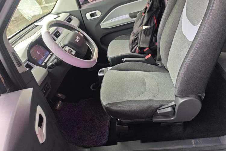 Used Chery QQ Ice Cream 2022 170km Sundae Phosphate Lithium-Ion Left Front Seat
