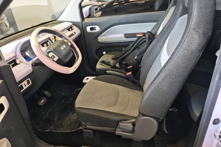 Used Chery QQ Ice Cream 2022 170km Sundae Phosphate Lithium-Ion Left Front Seat