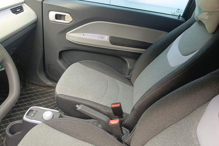 Used Chery QQ Ice Cream 2022 170km Sundae Phosphate Lithium-Ion Left Front Seat