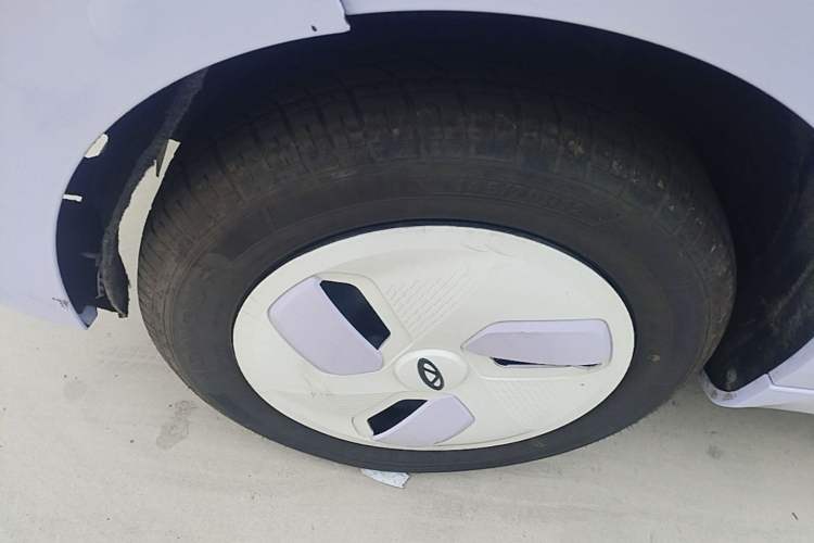 Used Chery QQ Ice Cream 2022 120km Conical Shape Lithium Iron Phosphate Left Front Wheel Hub