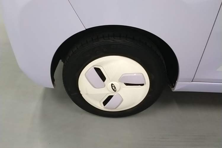 Used Chery QQ Ice Cream 2022 170km Sundae Phosphate Lithium-Ion Left Front Wheel Hub