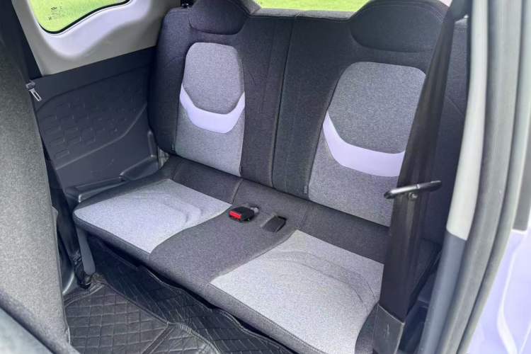 Used Chery QQ Ice Cream 2022 170km Sundae Phosphate Lithium-Ion Left Rear Seat