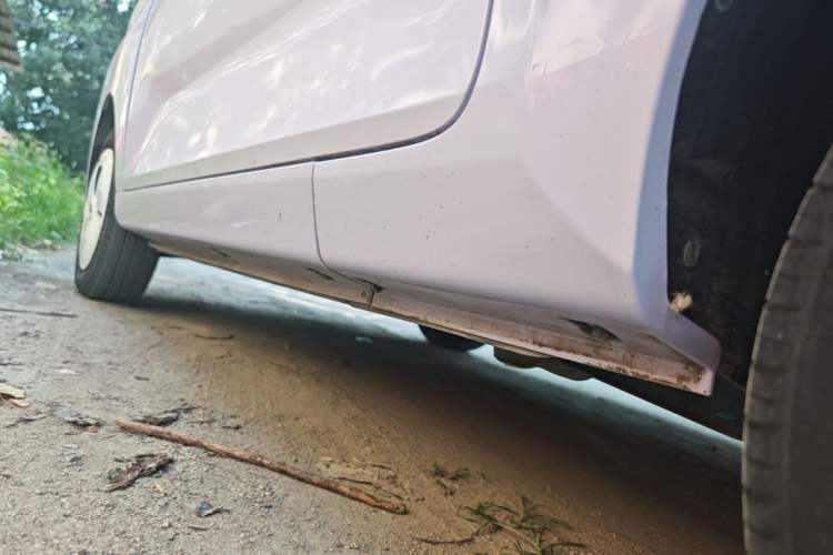 Used Chery QQ Ice Cream 2022 120km Conical Shape Lithium Iron Phosphate Left Side Sill