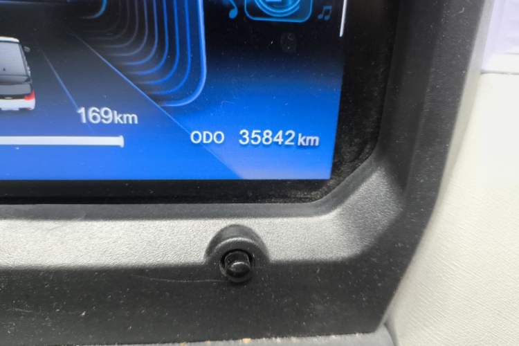 Used Chery QQ Ice Cream 2022 170km Sundae Phosphate Lithium-Ion Odometer Close Up
