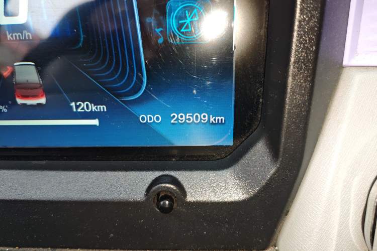 Used Chery QQ Ice Cream 2022 120km Conical Shape Lithium Iron Phosphate Odometer Close Up