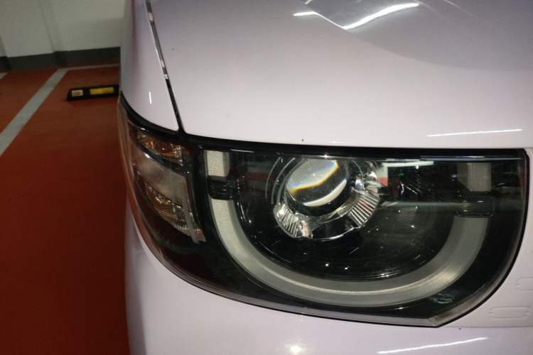 Used Chery QQ Ice Cream 2022 170km Sundae Phosphate Lithium-Ion Right Front Headlight